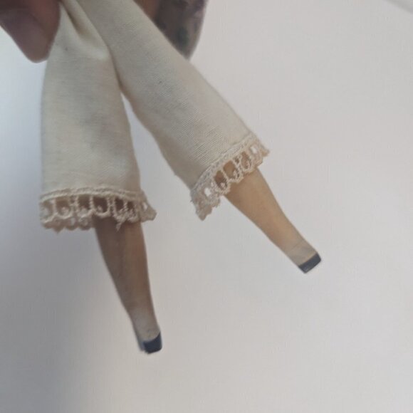 Vintage Folk Art Wooden Doll Articulated Rubber Band Apron Bloomers Rustic - Picture 4 of 9